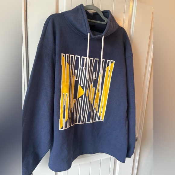 VINTAGE University of Michigan Sweater - Picture 5 of 7